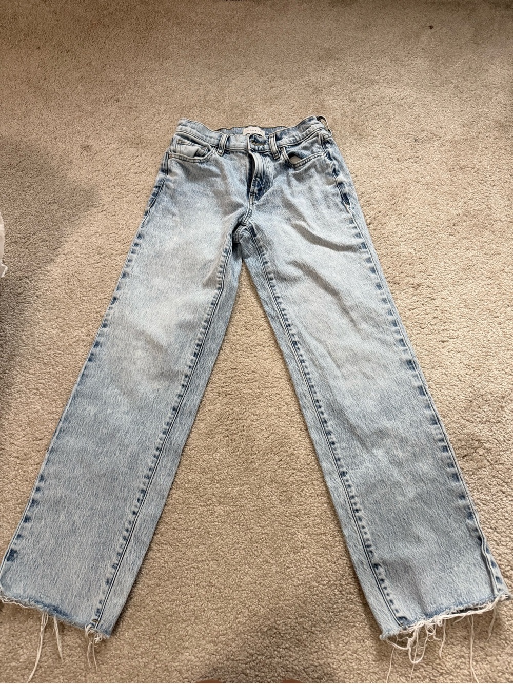 PacSun Light Wash Straight Leg Jeans in Faded Blue